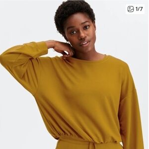 Fabletics Mustard/Copper Yellow Jogger And Crop Sweatshirt Set